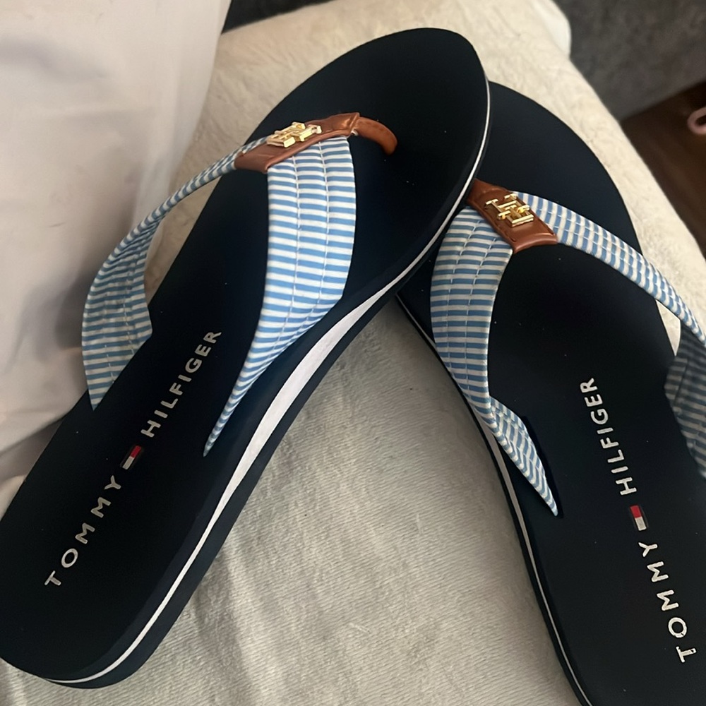 Tommy Hilfiger Black and Blue Flip Flops - Picture 2 of 2